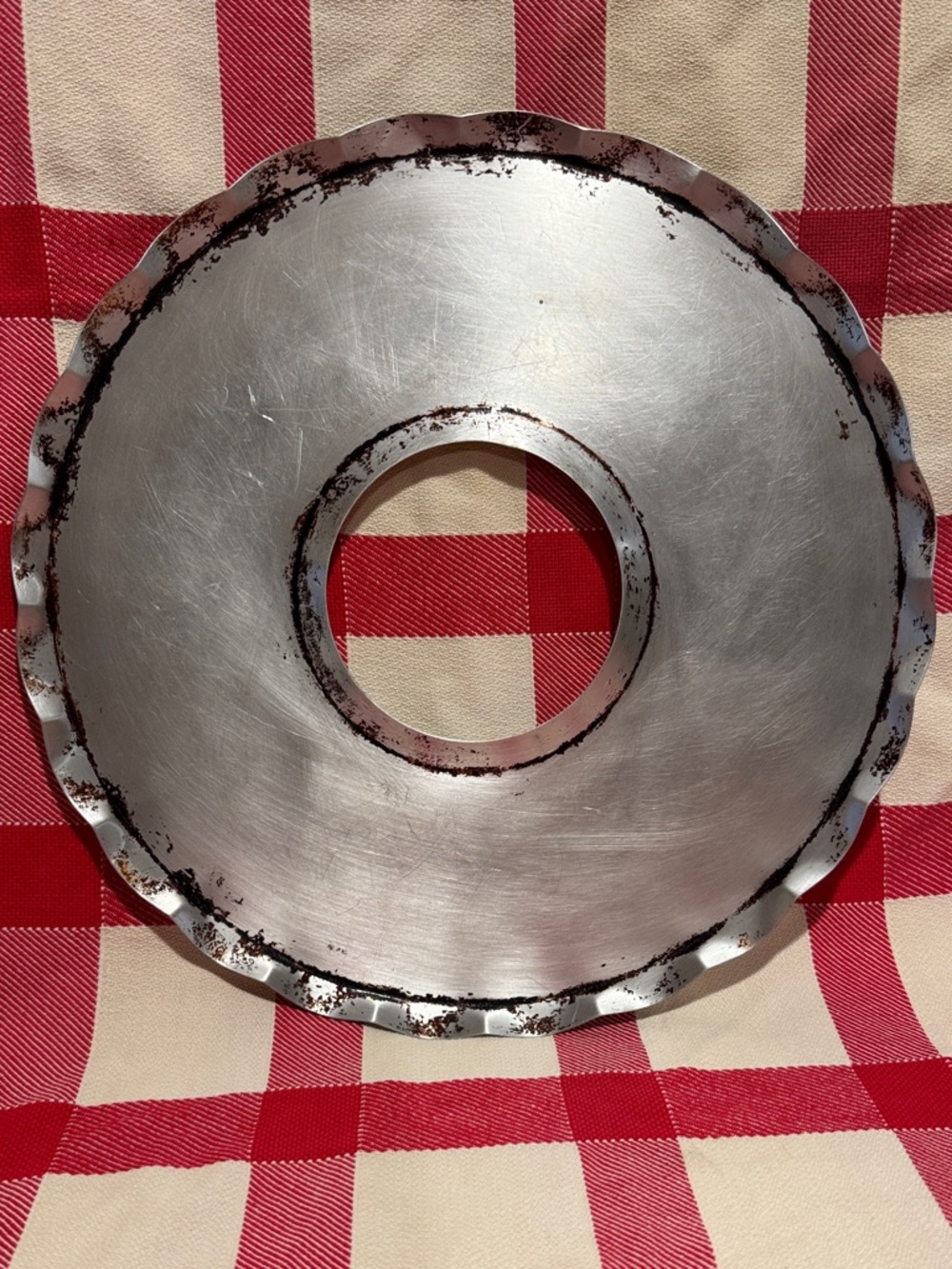 Oven-Saver with fluted edges -Jack Dandy Products